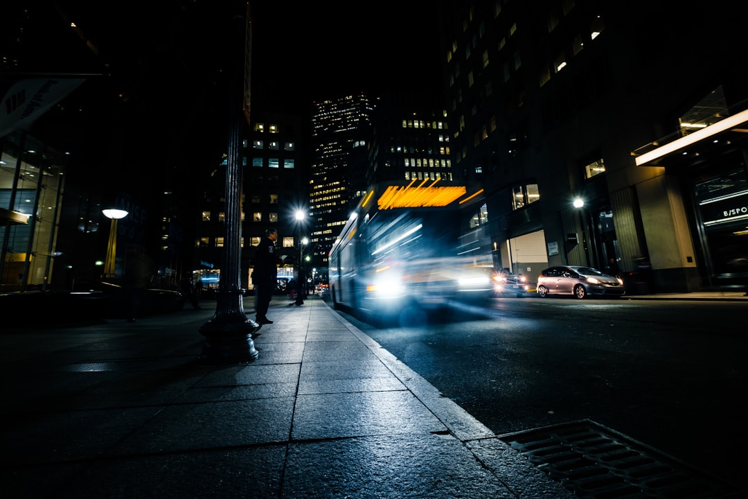 découvrez le meilleur du transport en bus : une solution économique, pratique et écologique pour vos déplacements quotidiens. profitez de nos services fiables et de notre réseau étendu pour voyager en toute sérénité.