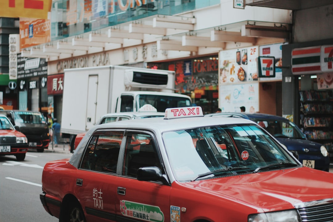 découvrez nos services de taxi fiables et rapides pour tous vos déplacements. que ce soit pour un trajet quotidien, un aéroport ou une soirée, notre flotte de véhicules confortables est à votre disposition. réservez dès maintenant et voyagez en toute sérénité.